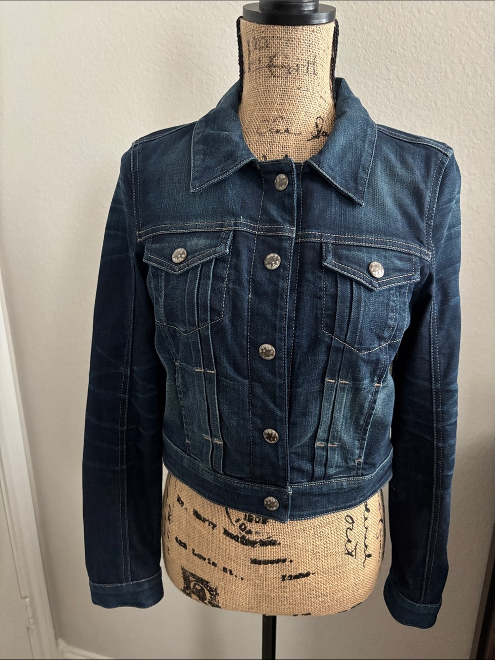 NWT Guess Dark Blue Denim Cropped Trucker Jacket